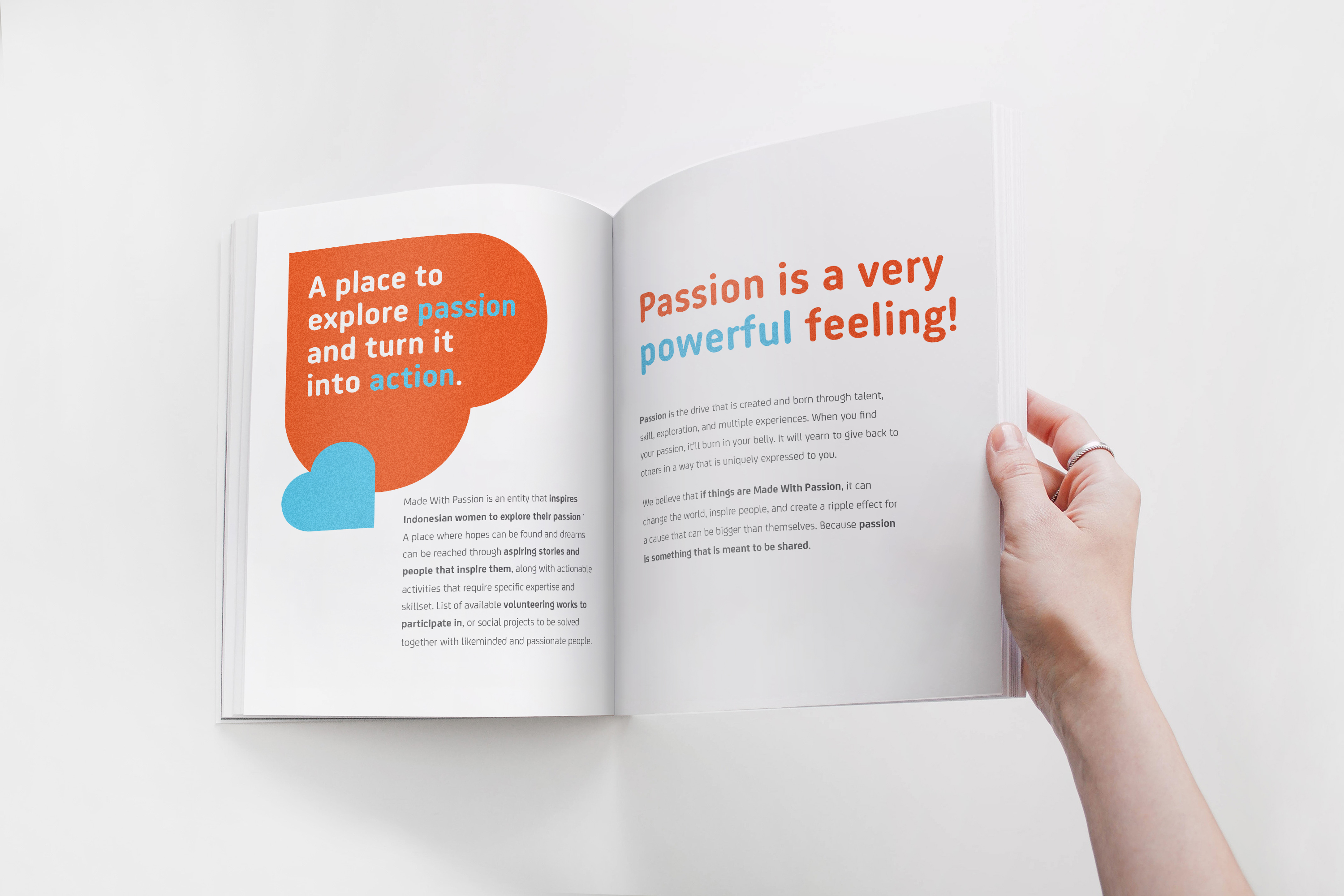 Magazine_MockupsForFree